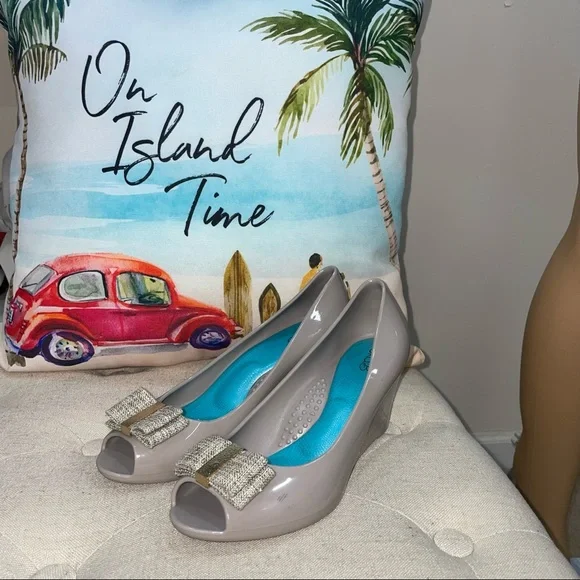 OKA Shoes Okab Gray Open Toe Wedge Heels Size Excellent